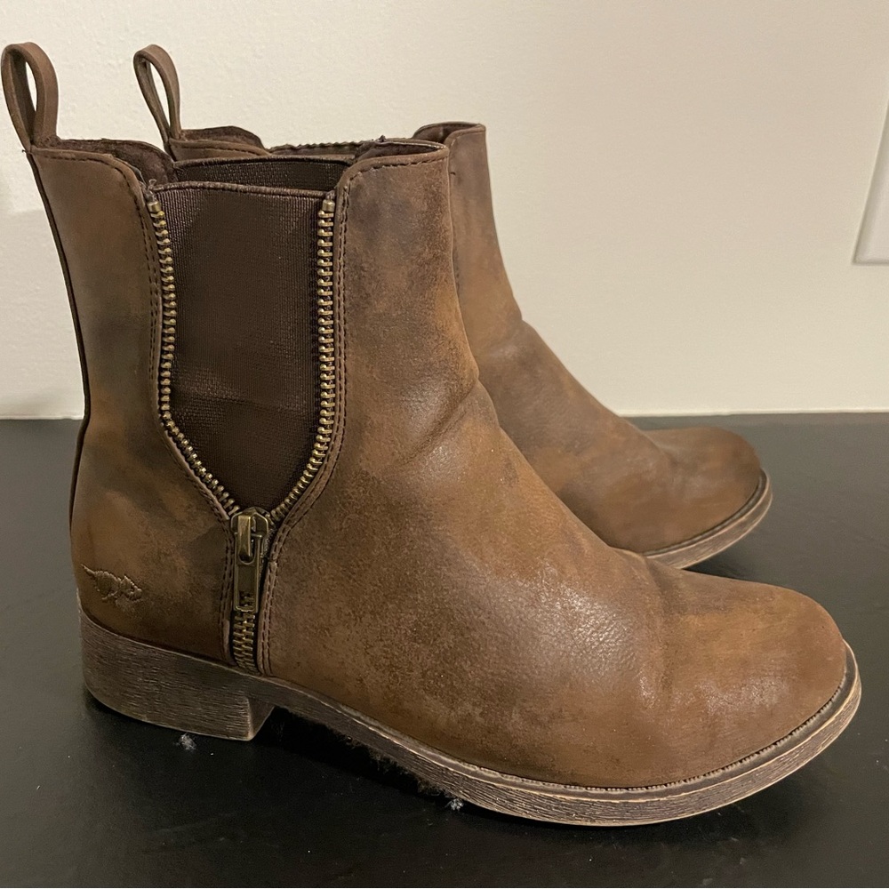 Women’s rocket dog boots